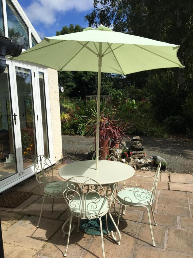 Bron Hafren Bed and Breakfast Montgomery Exteriör bild