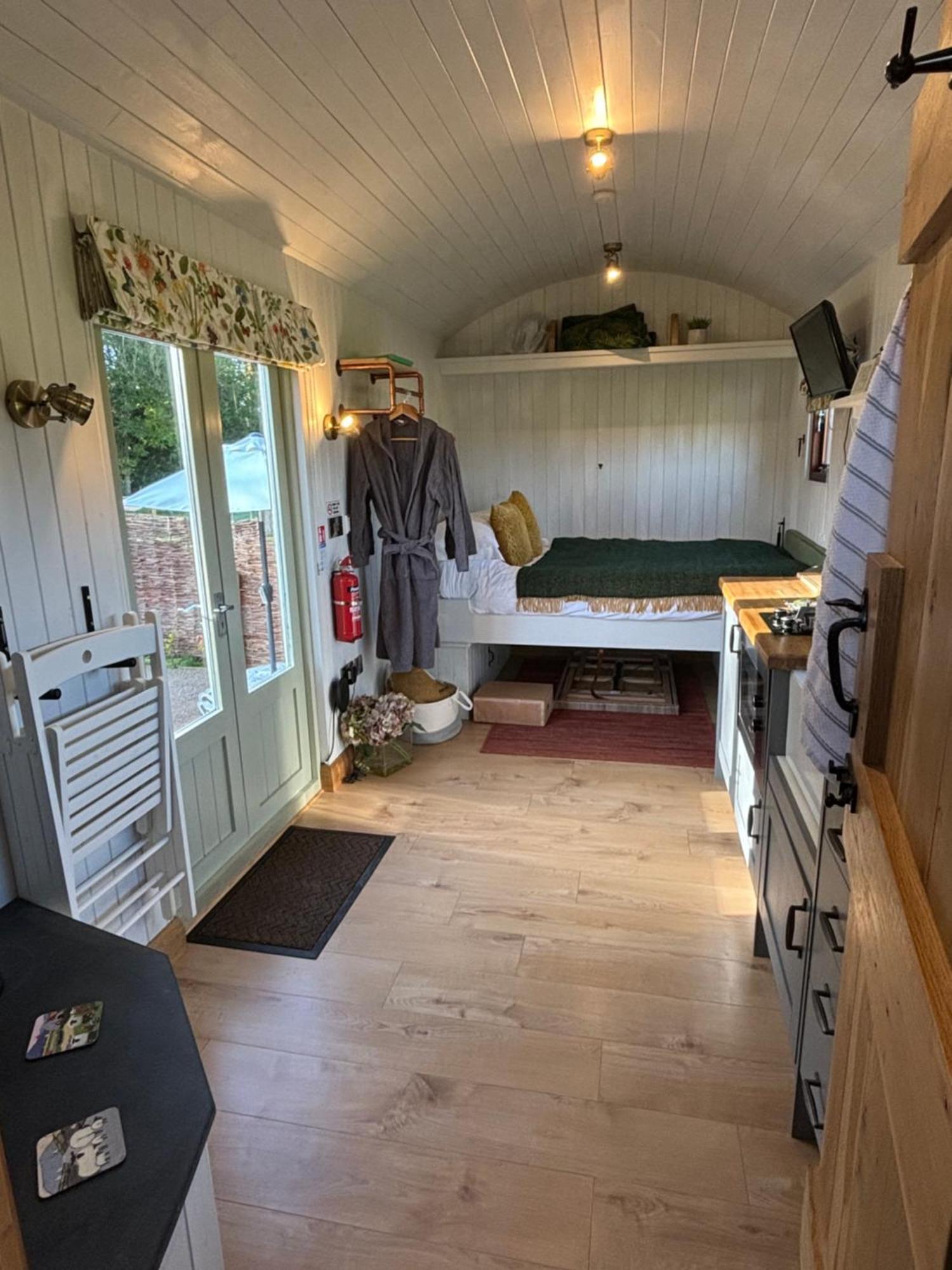 Bron Hafren Bed and Breakfast Montgomery Exteriör bild
