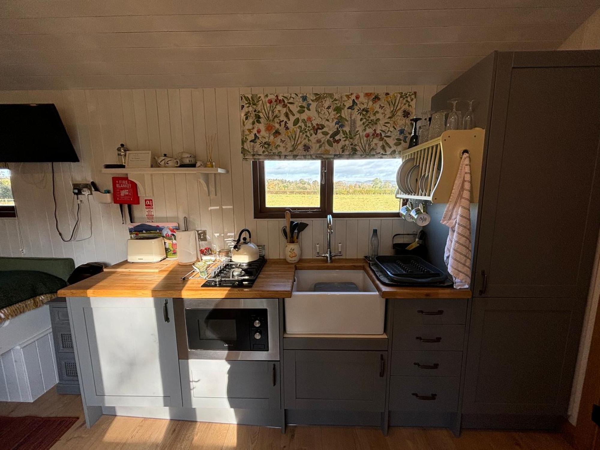 Bron Hafren Bed and Breakfast Montgomery Exteriör bild