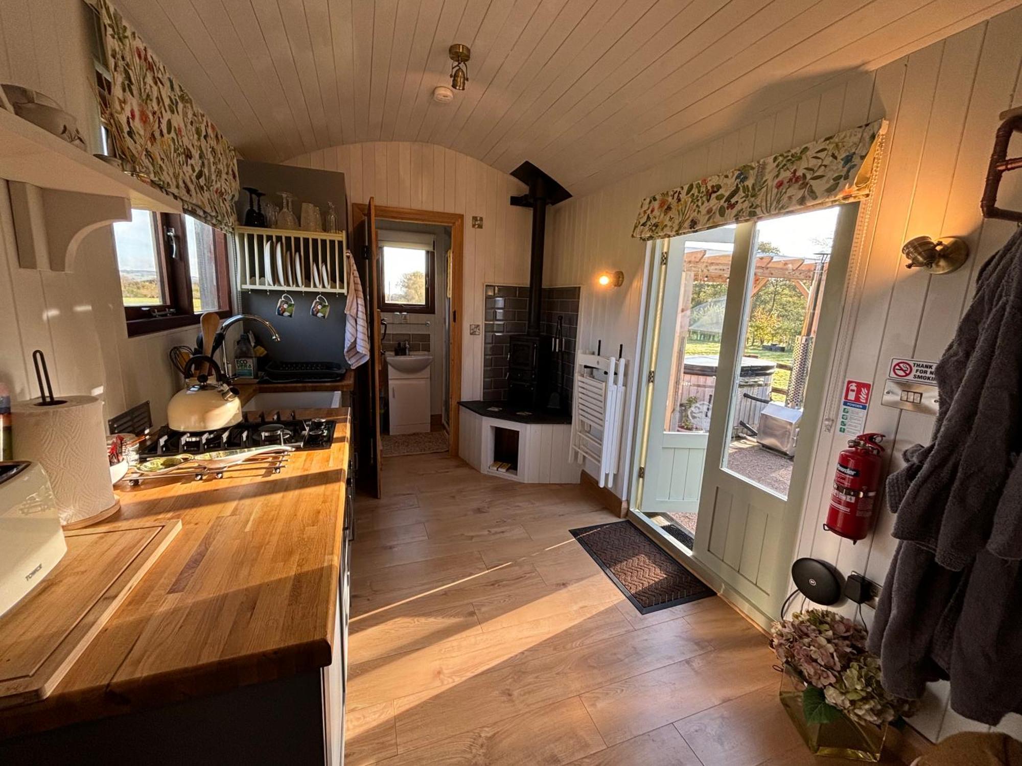 Bron Hafren Bed and Breakfast Montgomery Exteriör bild